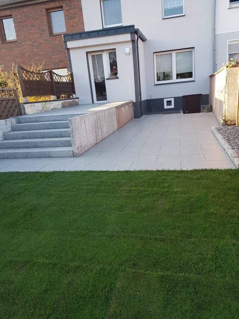 Verlegter Rollrasen in Bochum